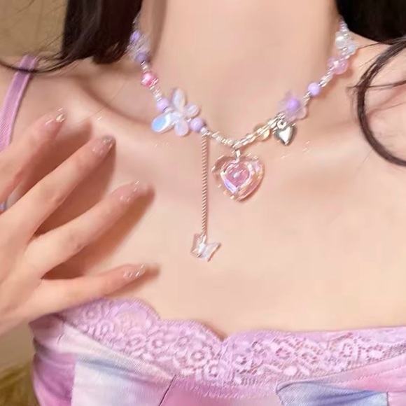 Heart Butterfly Beaded Necklace - Picture 3 of 4